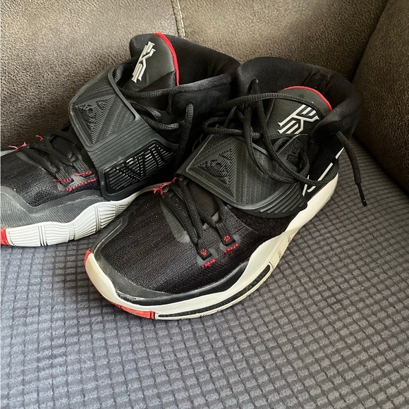 Nike Kyrie 6 Bred - Picture 1 of 4